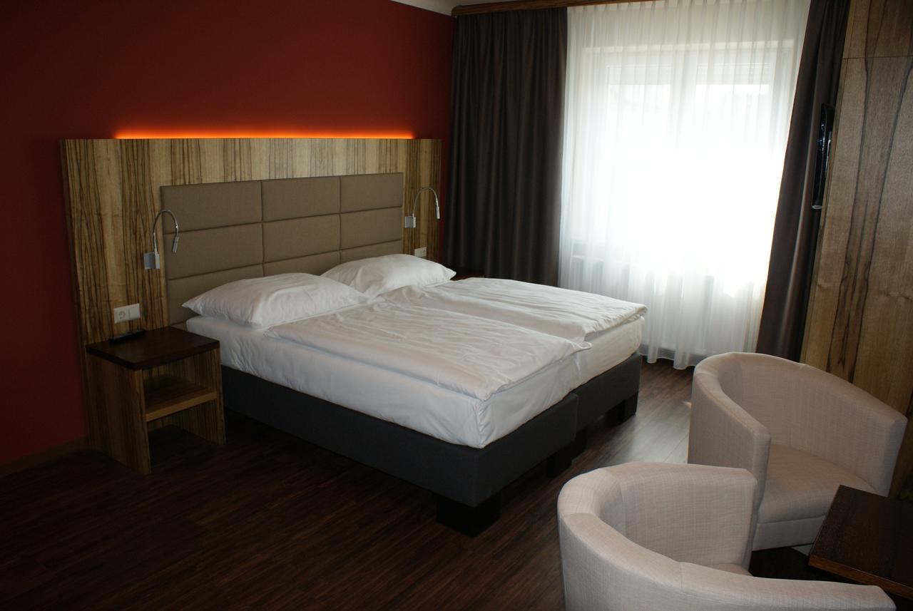 Hotel-Restaurant Schweinberger Stetten Екстер'єр фото